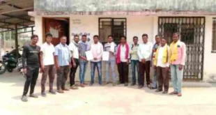 भीषण गर्मी में जल संकट और बिजली कटौती से परेशान ग्रामीण